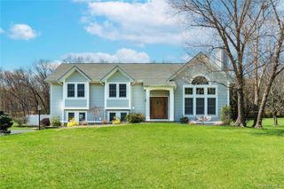 30 Huckleberry Lane, Hopewell Junction, NY 12533