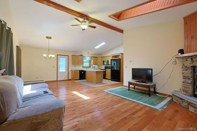 27 Elbert Road, Wurtsboro, NY 12790