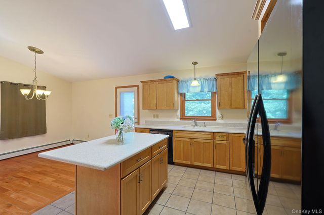 27 Elbert Road, Wurtsboro, NY 12790