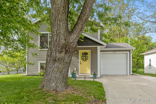 1231 Bradford Street NE, Grand Rapids, MI 49503
