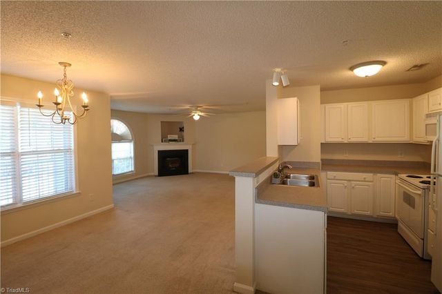 823 scholastic Drive, Winston-salem, NC 27106