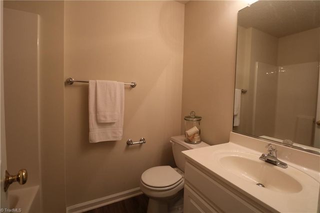 823 scholastic Drive, Winston-salem, NC 27106