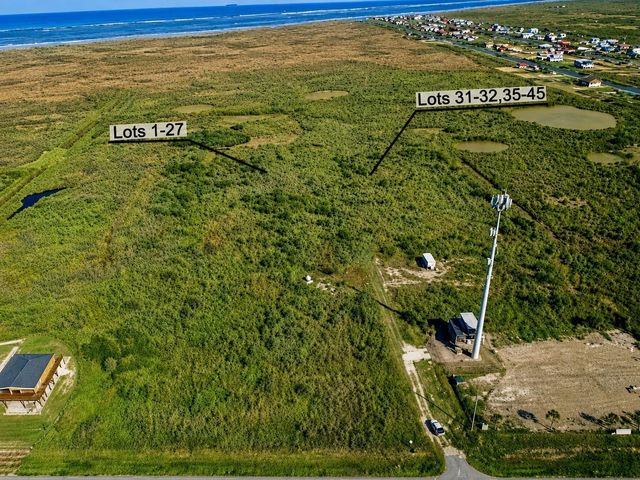 1022 Holden Street, Gilchrist, TX 77617