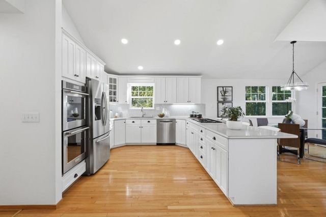 750 Los Robles Avenue, Palo Alto, CA 94306