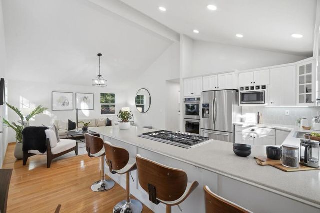 750 Los Robles Avenue, Palo Alto, CA 94306