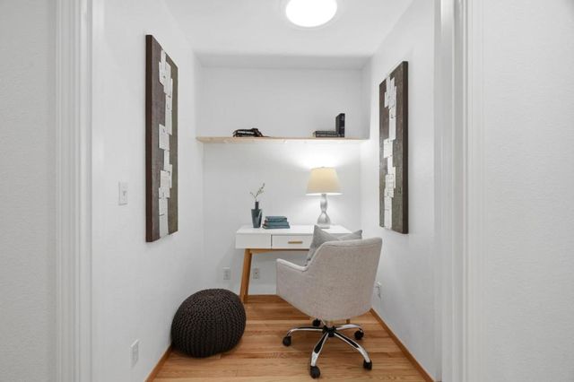 750 Los Robles Avenue, Palo Alto, CA 94306