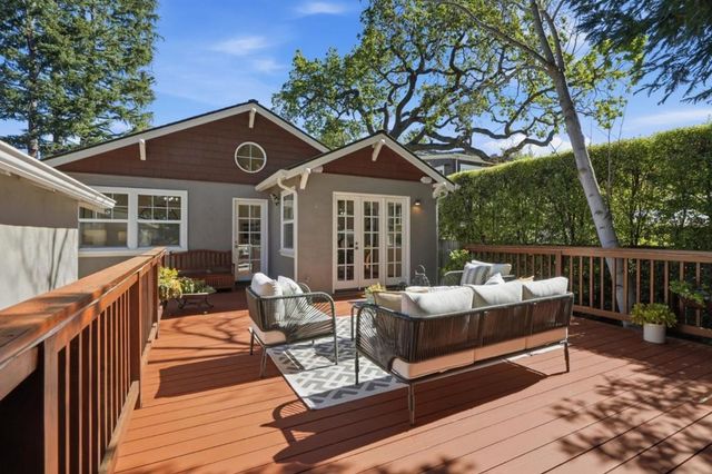 750 Los Robles Avenue, Palo Alto, CA 94306