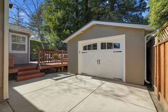 750 Los Robles Avenue, Palo Alto, CA 94306