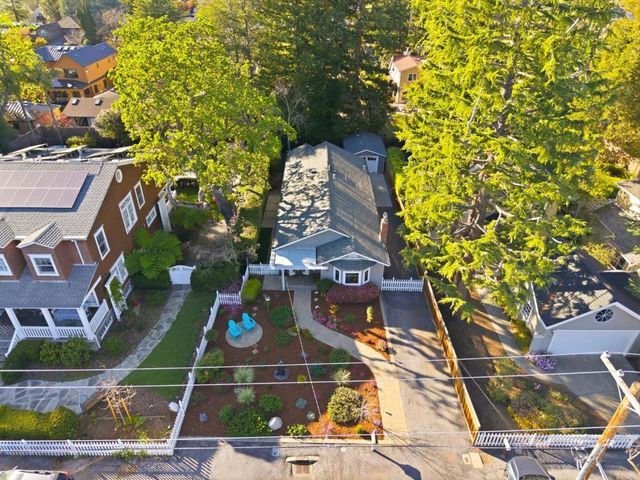 750 Los Robles Avenue, Palo Alto, CA 94306