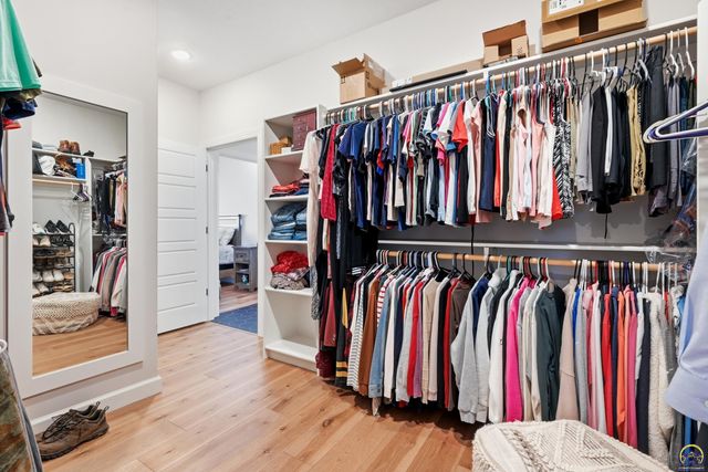 8100 SW 27th ST, Topeka, KS 66614