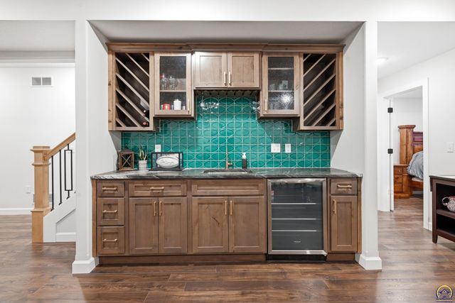 8100 SW 27th ST, Topeka, KS 66614