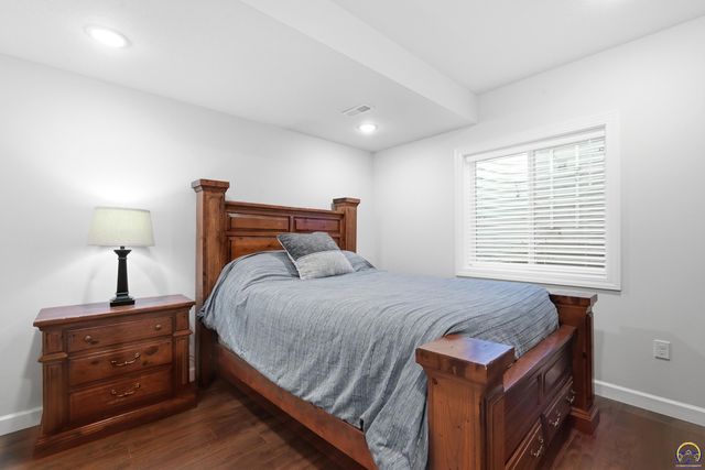 8100 SW 27th ST, Topeka, KS 66614