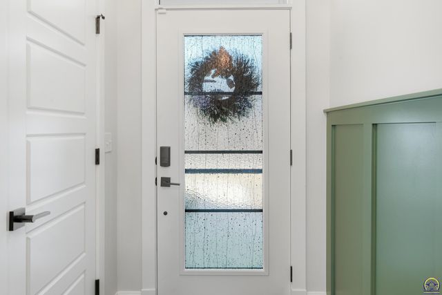 8100 SW 27th ST, Topeka, KS 66614