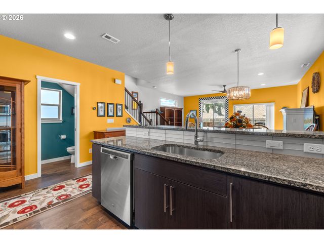 14440 Sw AIKEN Ln, Beaverton, OR 97005