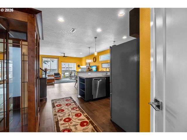 14440 Sw AIKEN Ln, Beaverton, OR 97005