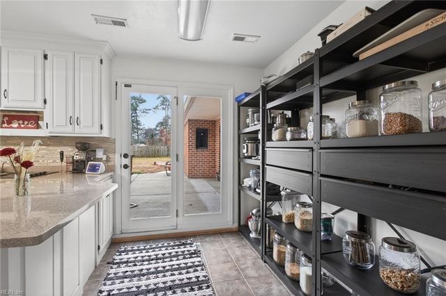 9 Fallmeadow CT, Hampton, VA 23666