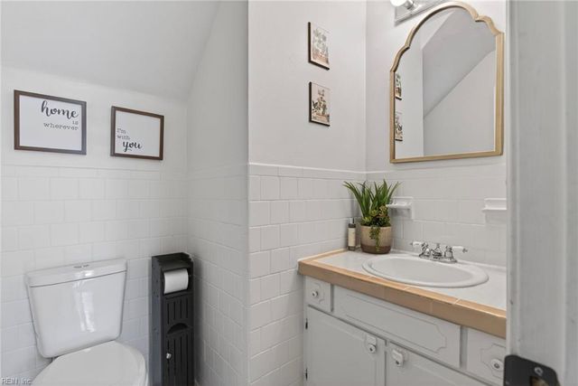 9 Fallmeadow CT, Hampton, VA 23666