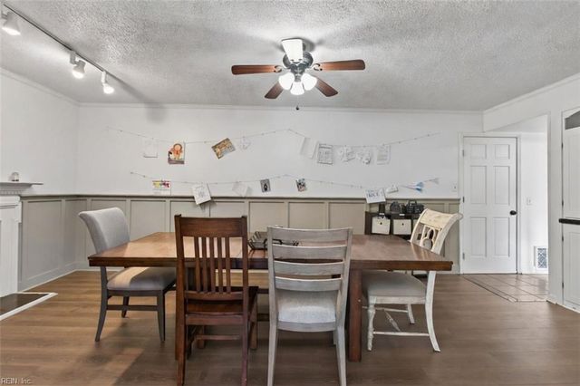 9 Fallmeadow CT, Hampton, VA 23666