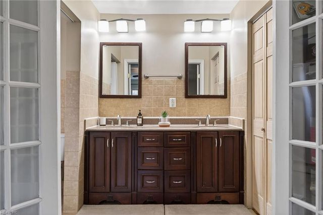 9 Fallmeadow CT, Hampton, VA 23666