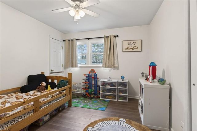 9 Fallmeadow CT, Hampton, VA 23666