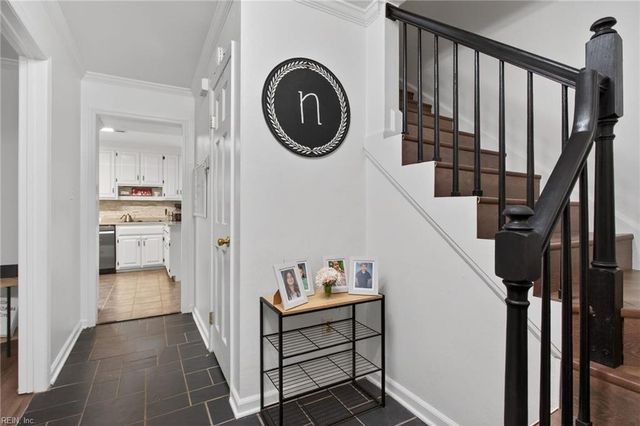 9 Fallmeadow CT, Hampton, VA 23666