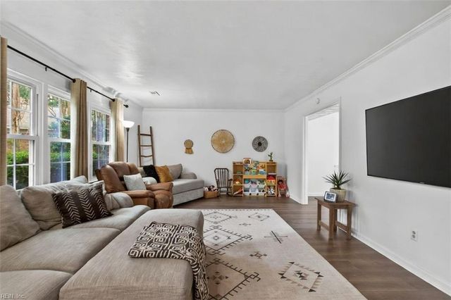 9 Fallmeadow CT, Hampton, VA 23666