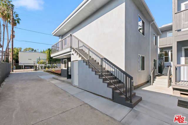 954 N San Vicente Boulevard 6, West Hollywood, CA 90069