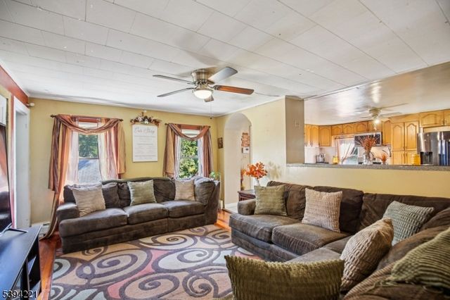 369 Queens Ct, Ridgewood Village, NJ 07450