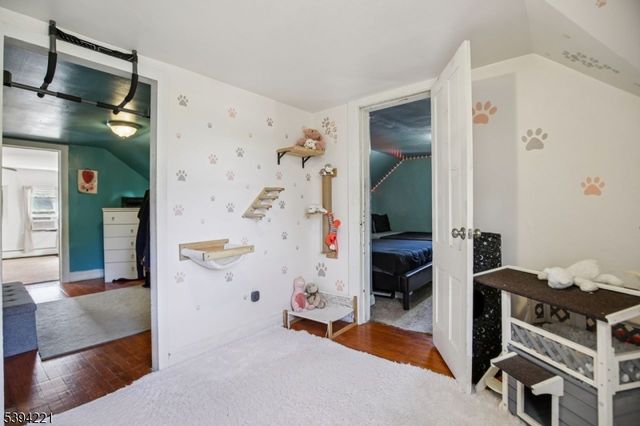 369 Queens Ct, Ridgewood Village, NJ 07450