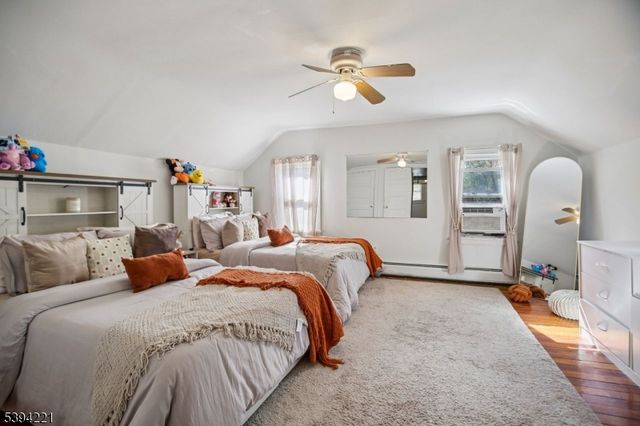 369 Queens Ct, Ridgewood Village, NJ 07450