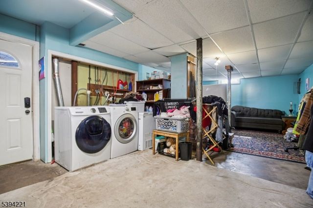 369 Queens Ct, Ridgewood Village, NJ 07450