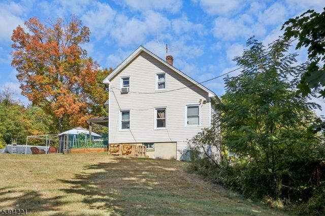 369 Queens Ct, Ridgewood Village, NJ 07450