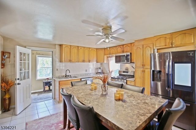 369 Queens Ct, Ridgewood Village, NJ 07450