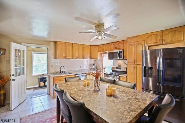 369 Queens Ct, Ridgewood Village, NJ 07450