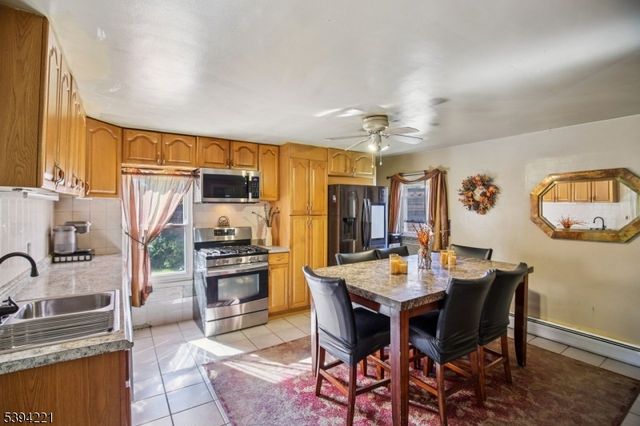 369 Queens Ct, Ridgewood Village, NJ 07450