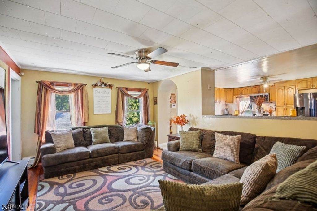 369 Queens Ct, Ridgewood Village, NJ 07450 — photo 2