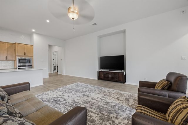 1124 Stetson Hat TRL, Georgetown, TX 78628