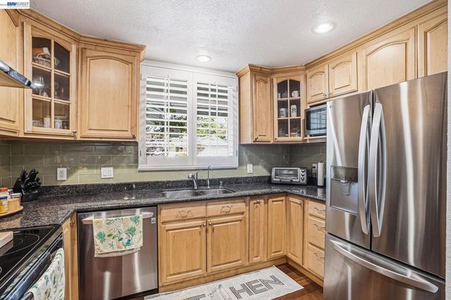 5633 San Antonio St, Pleasanton, CA 94566