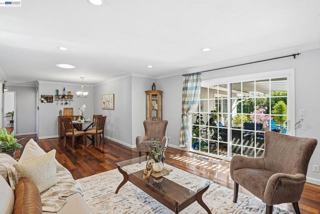 5633 San Antonio St, Pleasanton, CA 94566
