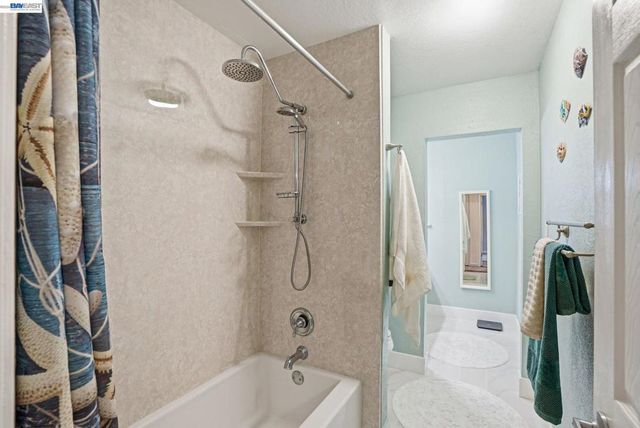 5633 San Antonio St, Pleasanton, CA 94566