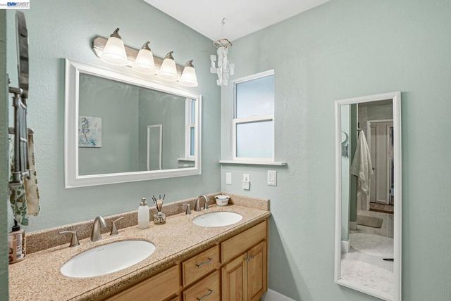 5633 San Antonio St, Pleasanton, CA 94566
