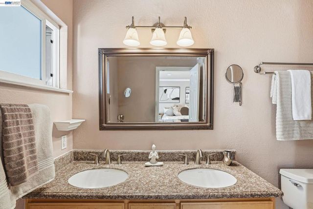 5633 San Antonio St, Pleasanton, CA 94566