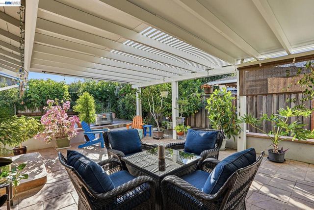 5633 San Antonio St, Pleasanton, CA 94566