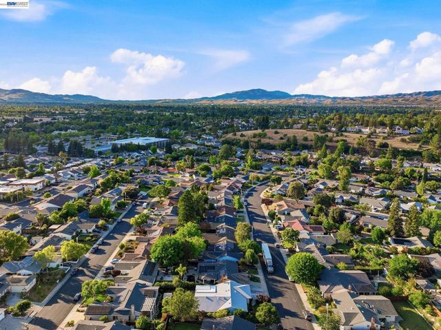 5633 San Antonio St, Pleasanton, CA 94566