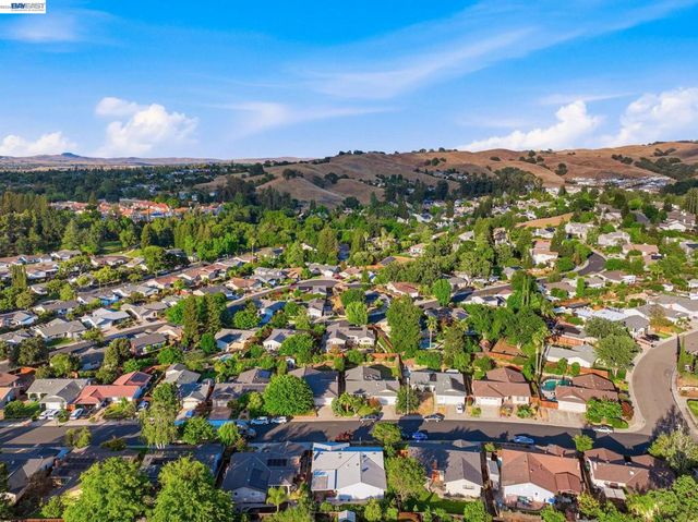 5633 San Antonio St, Pleasanton, CA 94566
