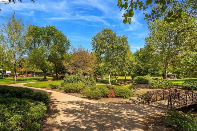 5633 San Antonio St, Pleasanton, CA 94566