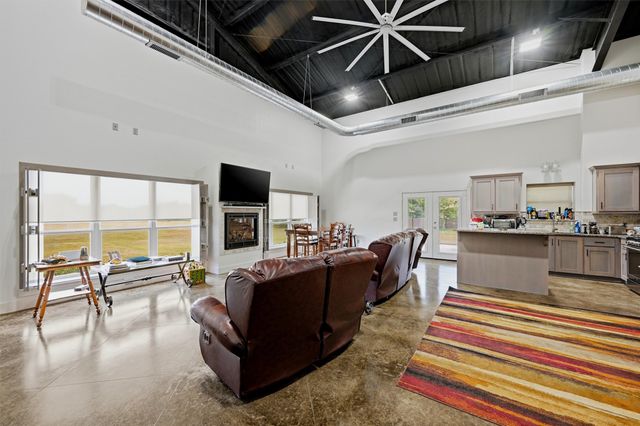 82 CR 2112, Gainesville, TX 76240