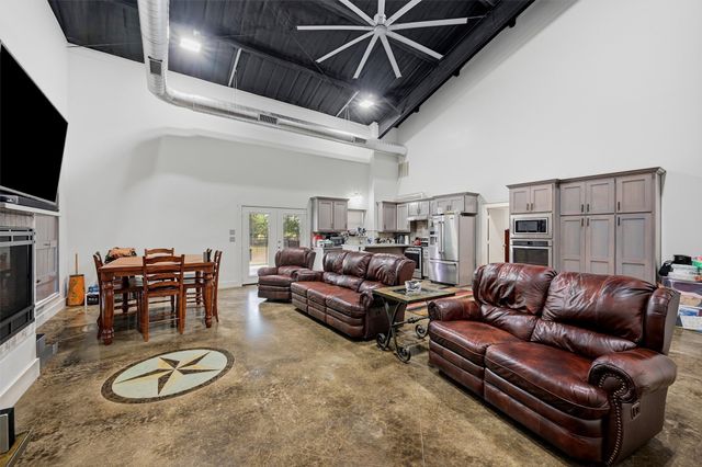 82 CR 2112, Gainesville, TX 76240