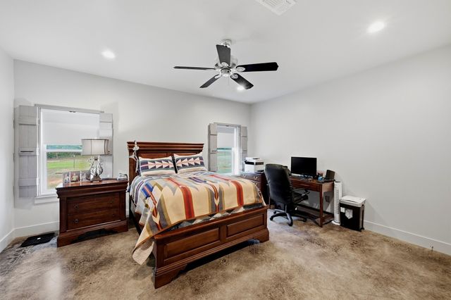 82 CR 2112, Gainesville, TX 76240