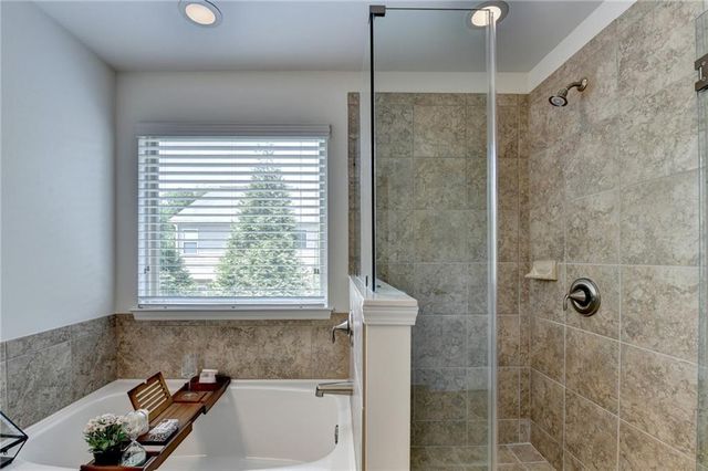 2162 Crestridge Trail NE, Atlanta, GA 30329